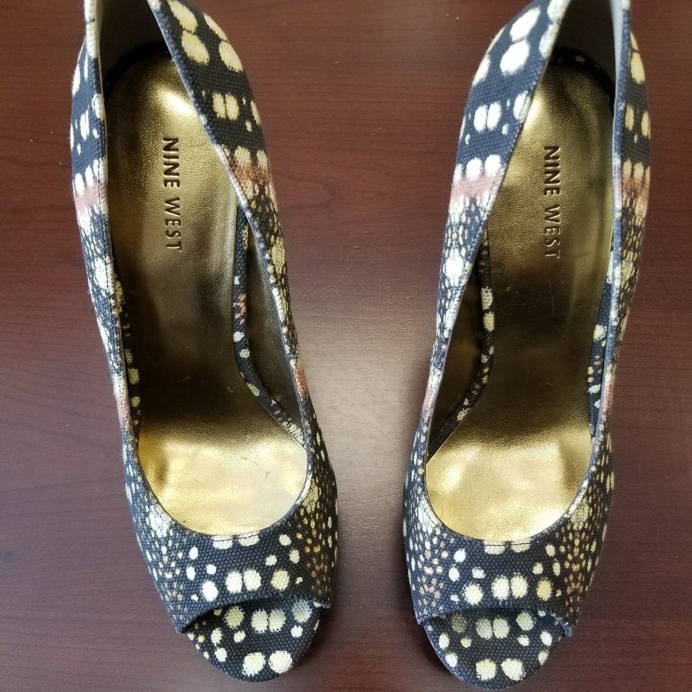 Nine West women's brown peep toe textile platform